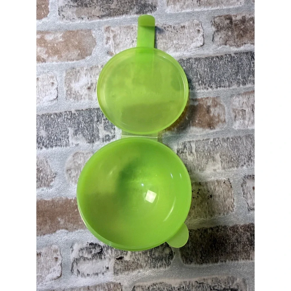 Tupperware‎ Round Snack Container Lime Green Hinged Lid Portable Travel Case 4in